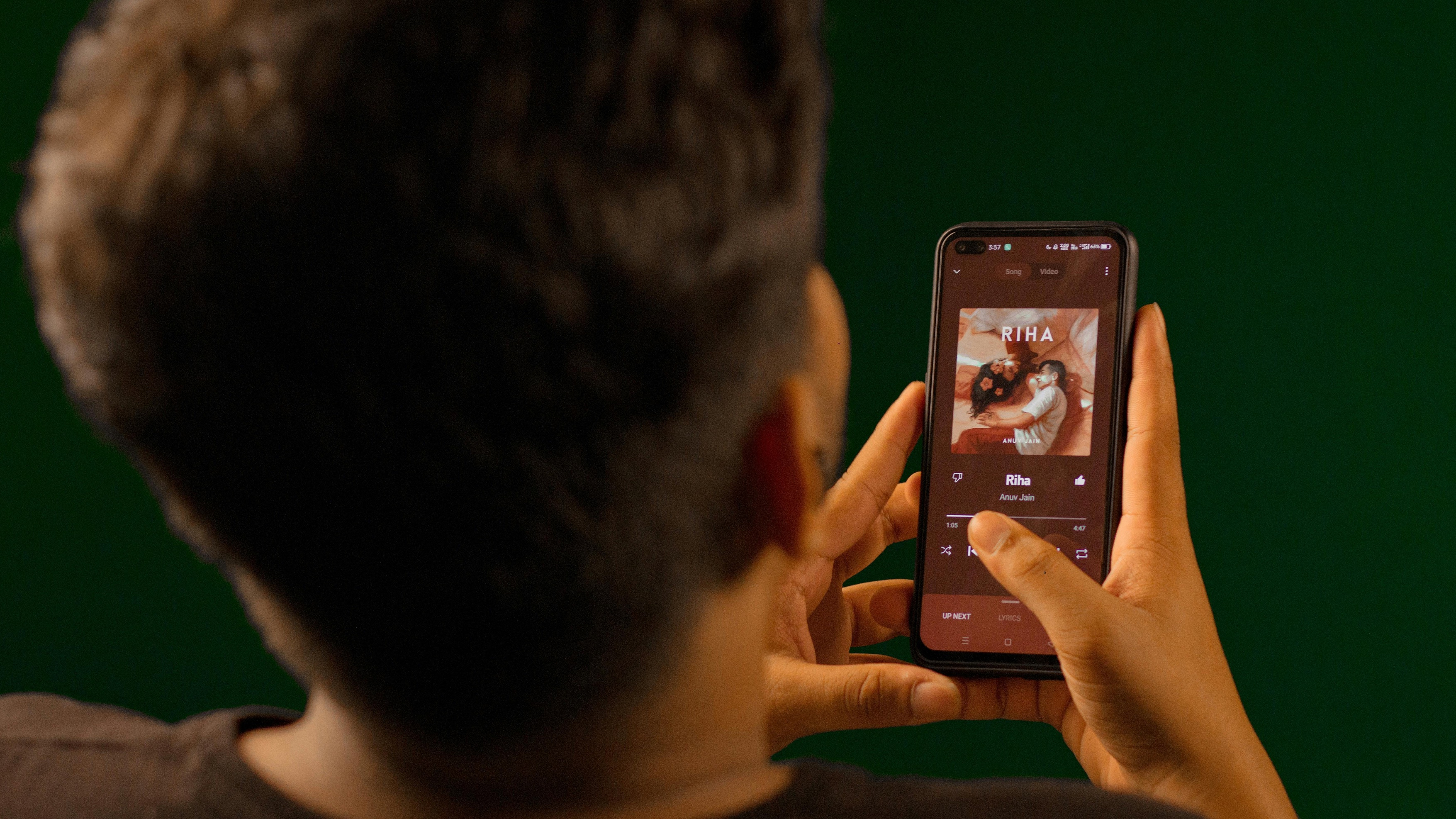 Musicians Worldwide Struggle with Streaming's Pay Paradox