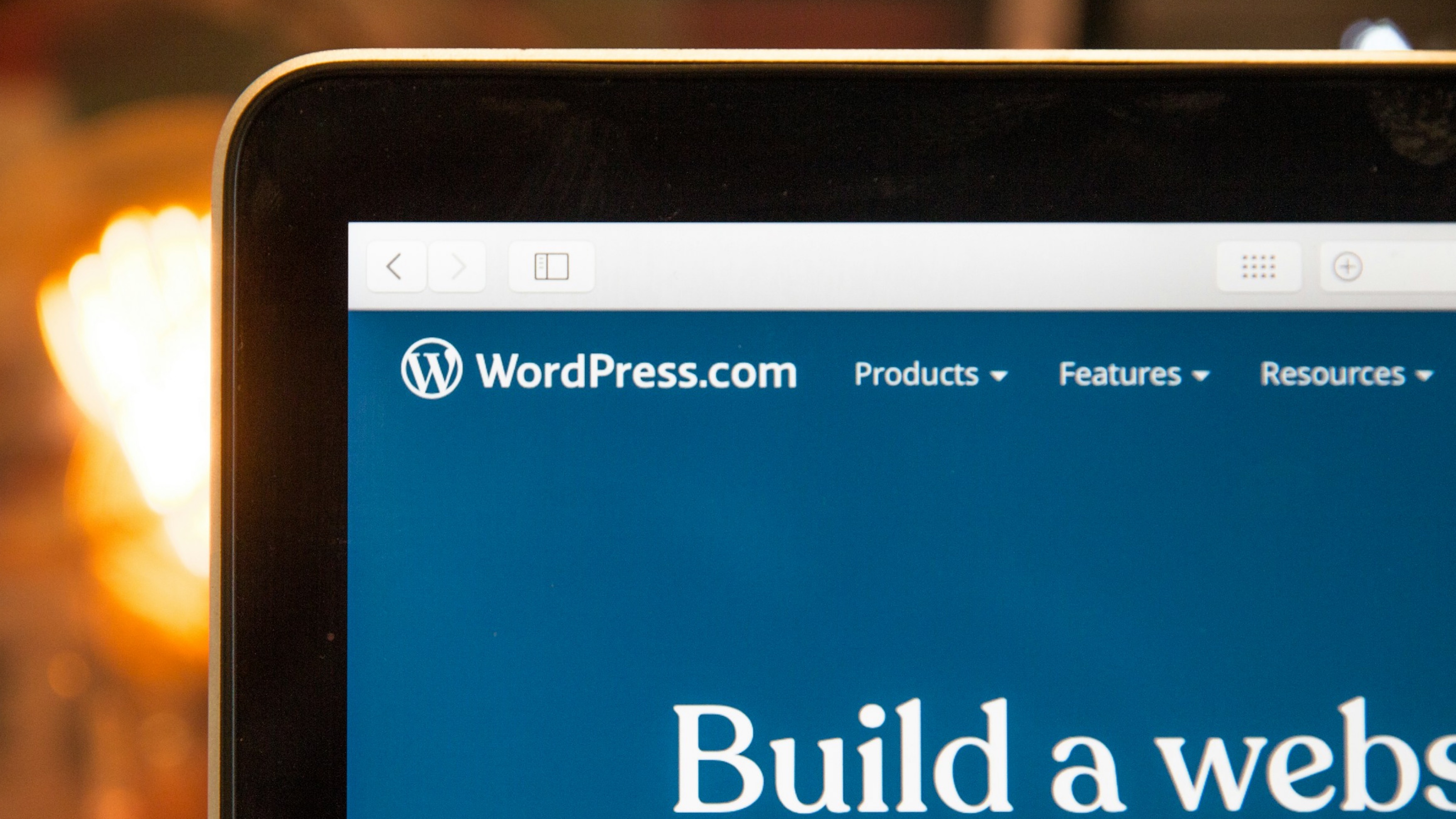 AI's Assault on Website Builders: Revolution or Redundancy?