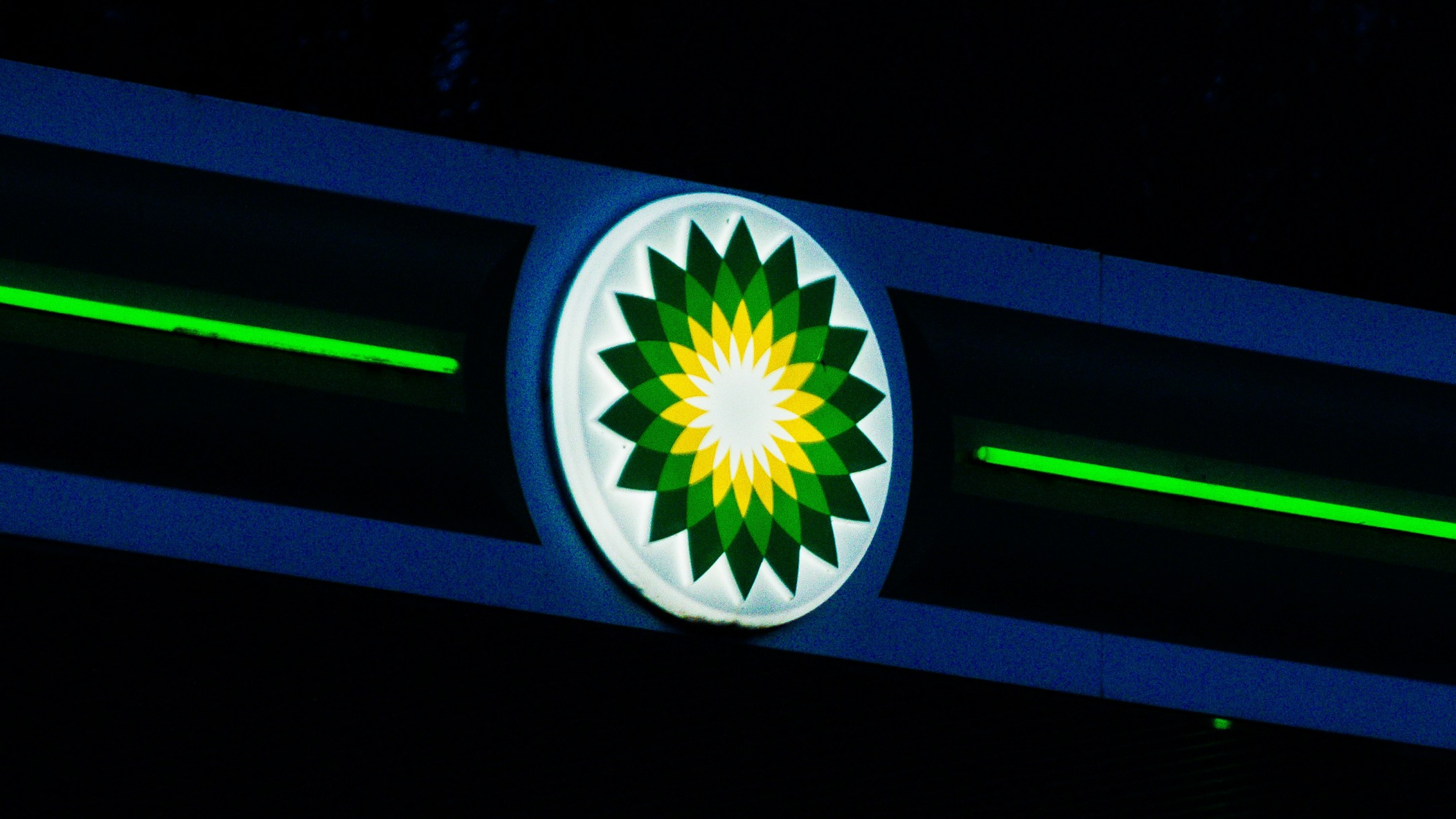 BP Dumps German Refinery as Oil Giants Retreat